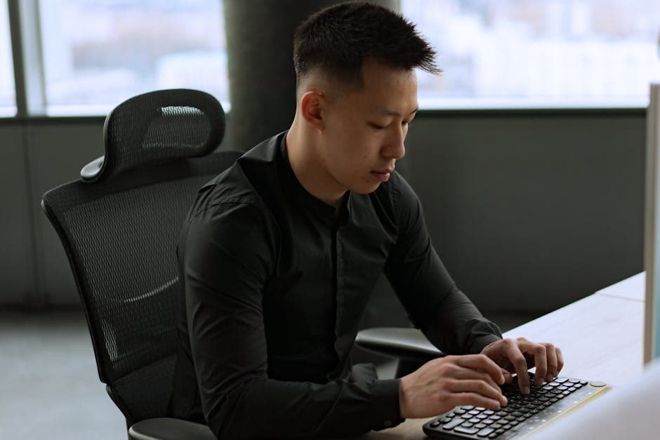 Как улучшить осанку сидя на работе