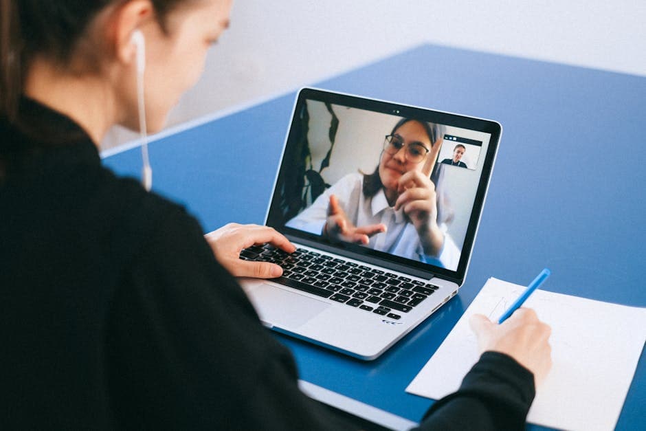 Скачайте установочный файл Skype