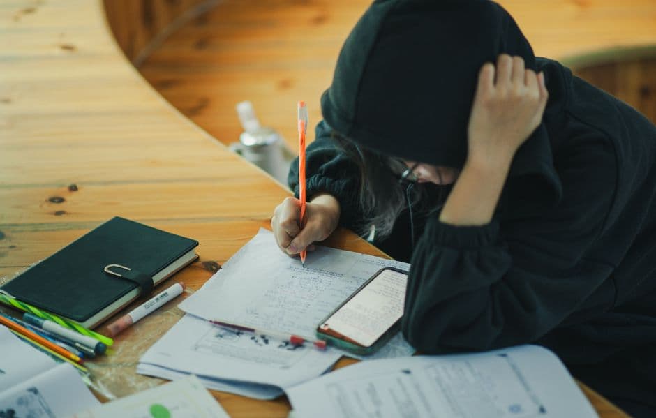 Manage Distractions Effectively